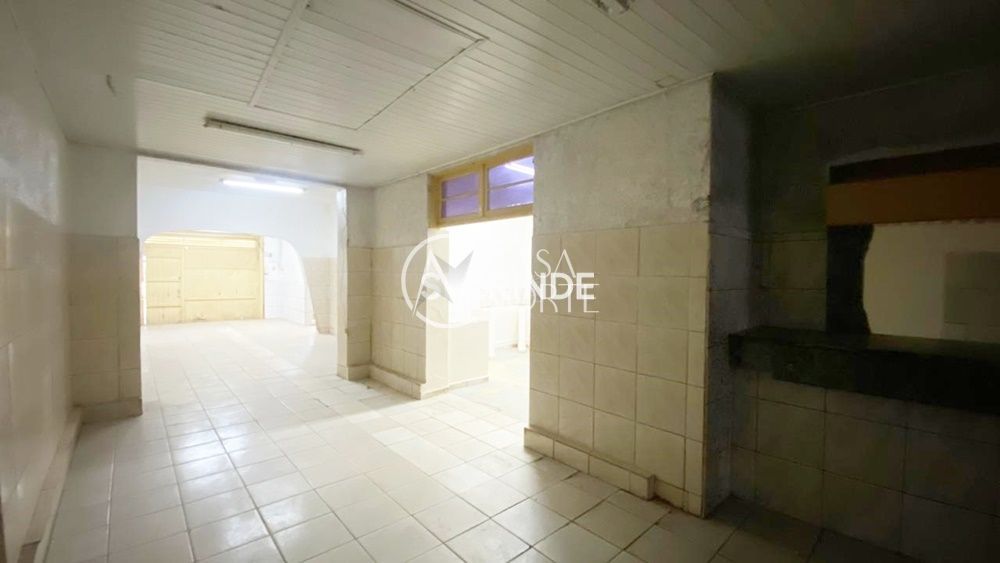 Casa à venda com 9 quartos, 237m², Rua Cancio Gomes no bairro Floresta em Porto Alegre