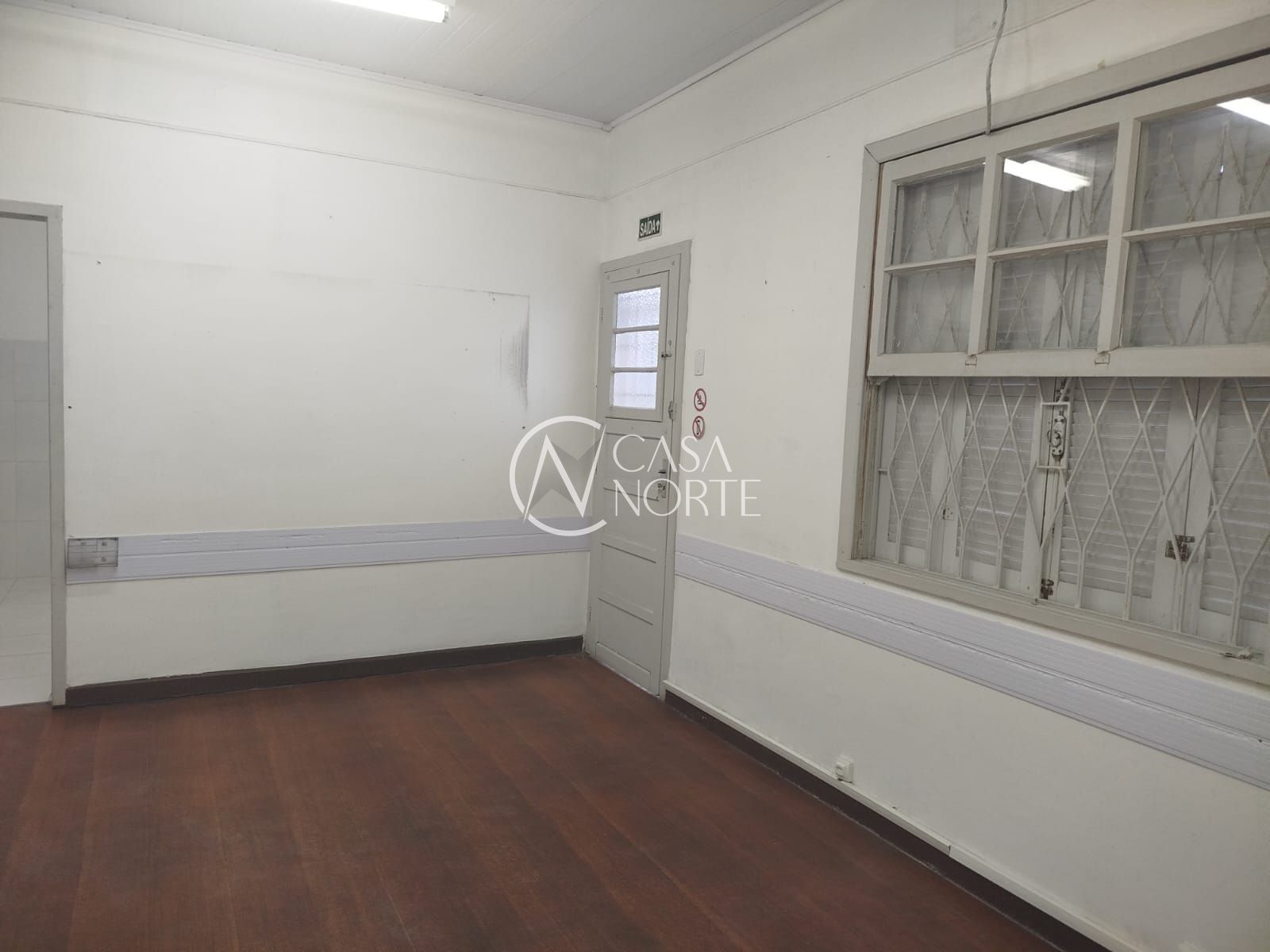 Casa à venda com 2 quartos, 96m², 2 vagas, Rua Doutor Alcides Cruz no bairro Santa Cecília em Porto Alegre