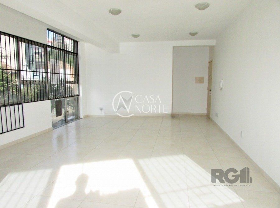 Sala Comercial à venda , 48m², Avenida Cristovao Colombo no bairro Floresta em Porto Alegre