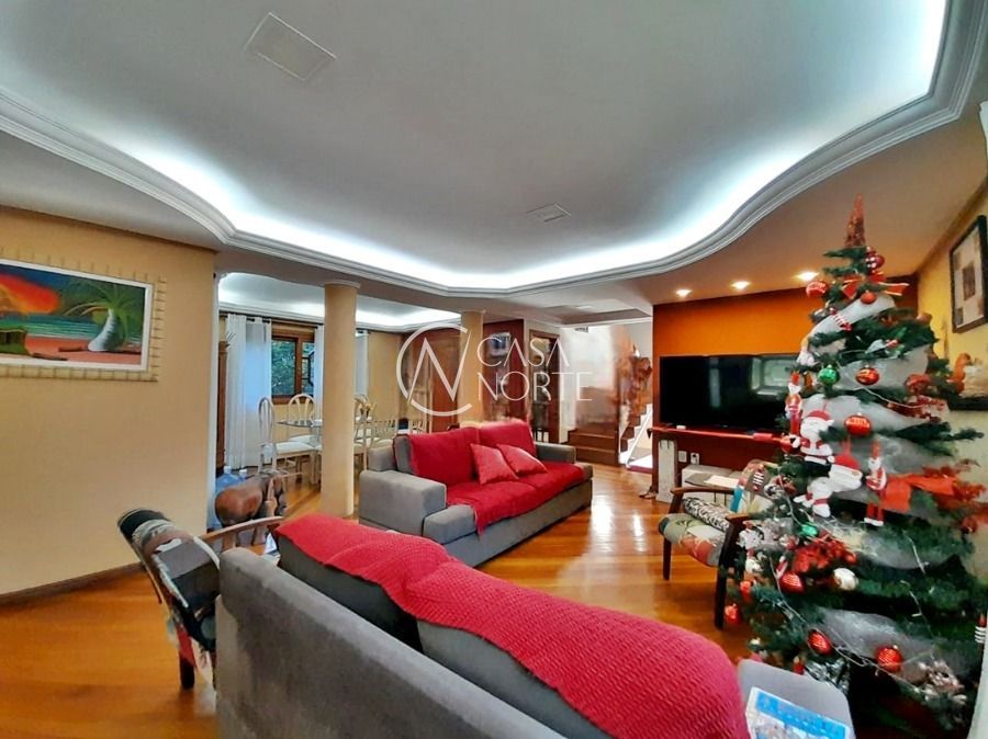 Casa à venda com 5 quartos, 320m², 3 suítes, 6 vagas, Estrada das Três Meninas no bairro Vila Nova em Porto Alegre