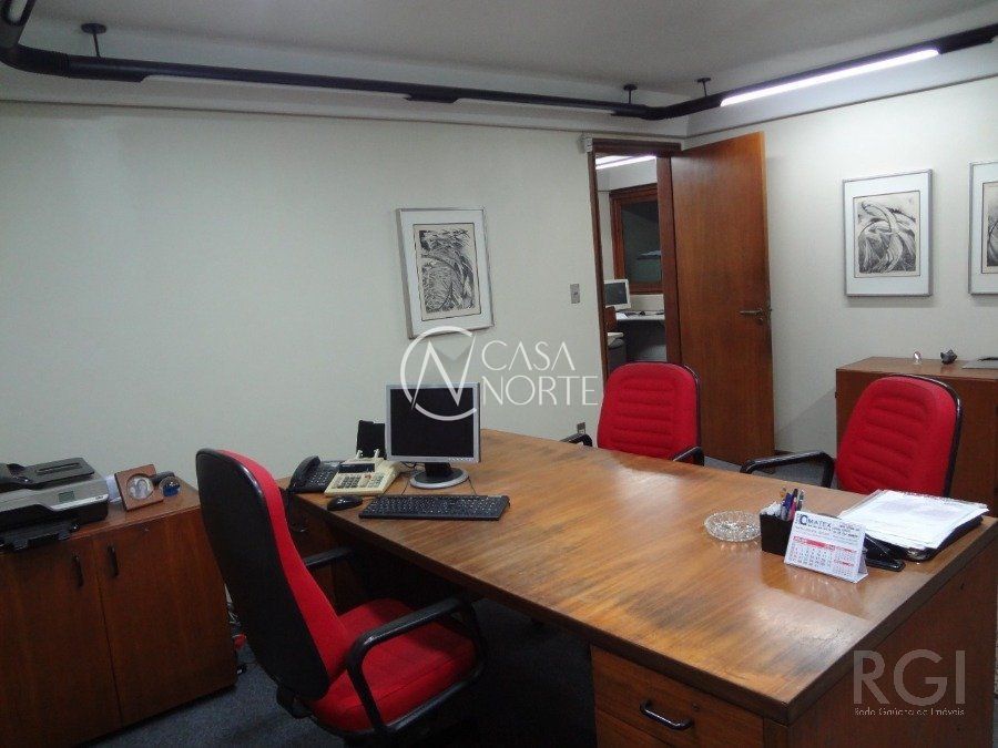 Sala Comercial à venda , 117m², Rua Anita Garibaldi no bairro Mont Serrat em Porto Alegre