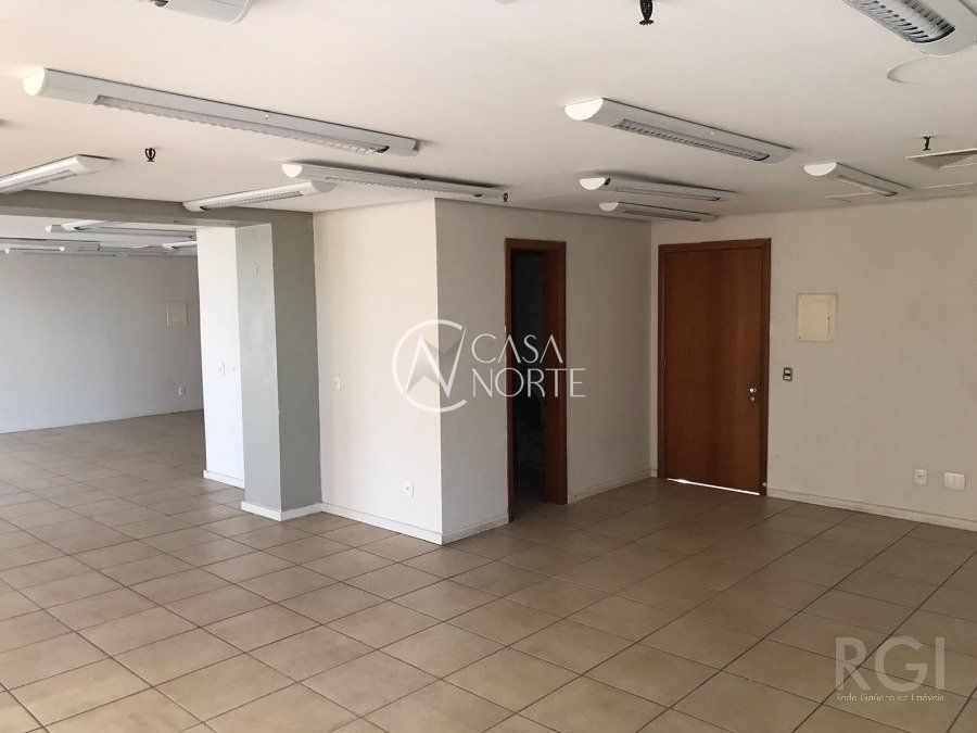 Sala Comercial à venda , 47m², Rua Chaves Barcelos no bairro Centro Histórico em Porto Alegre