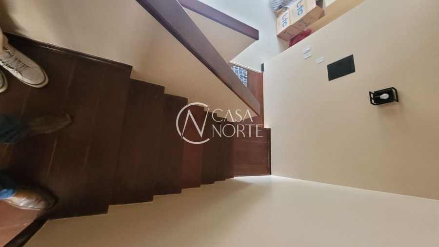 Casa à venda com 3 quartos, 290m², 2 suítes, 3 vagas, Rua Liberdade no bairro Rio Branco em Porto Alegre