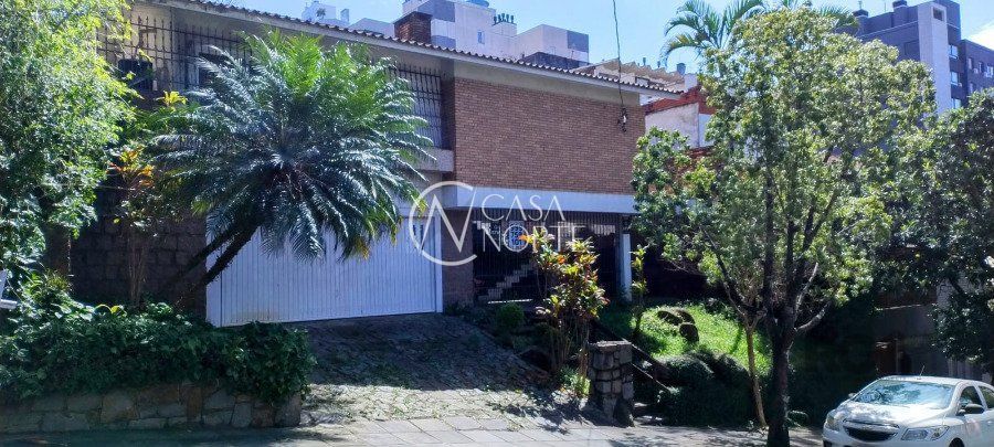 Casa à venda com 3 quartos, 320m², 1 suíte, 2 vagas, Travessa Fonte da Saúde no bairro Rio Branco em Porto Alegre