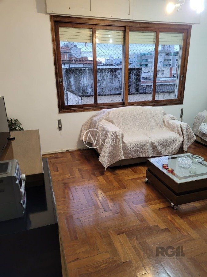 Apartamento à venda com 3 quartos, 113m², 1 suíte, 2 vagas, Avenida Coronel Lucas de Oliveira no bairro Petrópolis em Porto Alegre