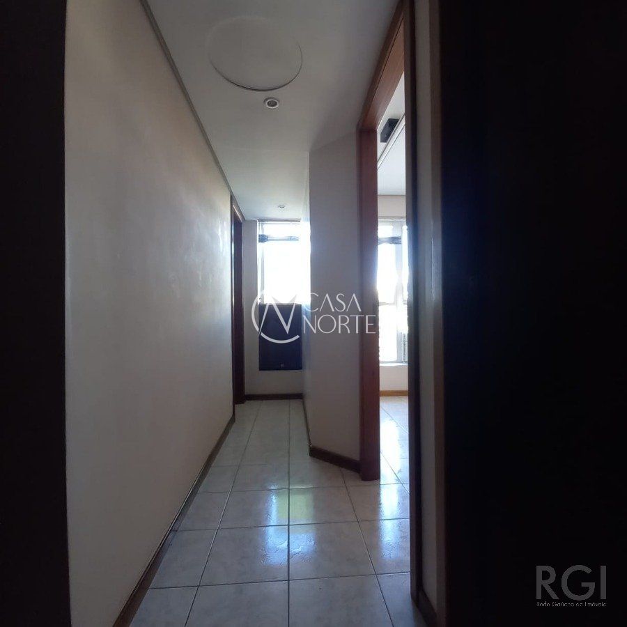 Sala Comercial à venda com 1 quarto, 31m², Avenida Assis Brasil, 164 no bairro Passo da Areia em Porto Alegre