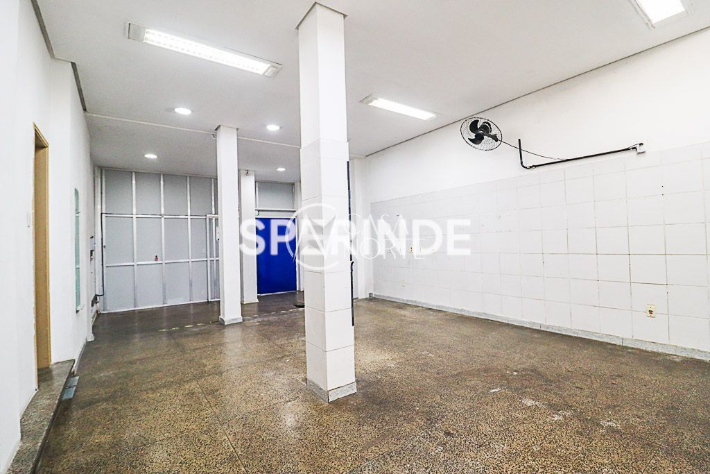 Loja à venda com 1 quarto, 105m², 1 vaga, Avenida Protásio Alves no bairro Três Figueiras em Porto Alegre
