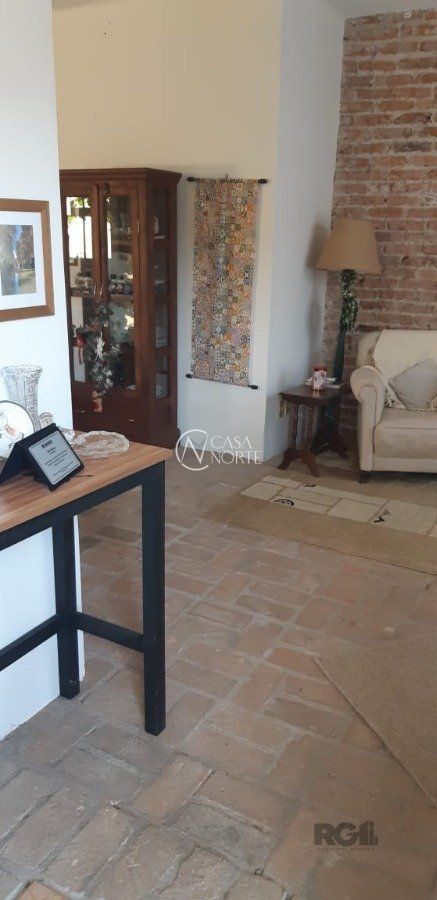 Casa à venda com 3 quartos, 300m², 1 suíte, 6 vagas, Avenida Pátria no bairro São Geraldo em Porto Alegre