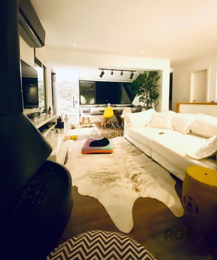 Cobertura à venda com 1 quarto, 136m², 1 suíte, 2 vagas, Avenida Coronel Lucas de Oliveira no bairro Petrópolis em Porto Alegre