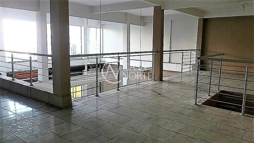 Prédio Comercial à venda com 3 quartos, 493m², 3 vagas, Rua Benjamim Constant no bairro São João em Porto Alegre