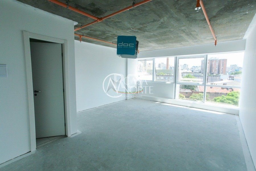 Sala Comercial à venda com 1 quarto, 36m², 1 vaga, Rua Ramiro Barcelos no bairro Floresta em Porto Alegre