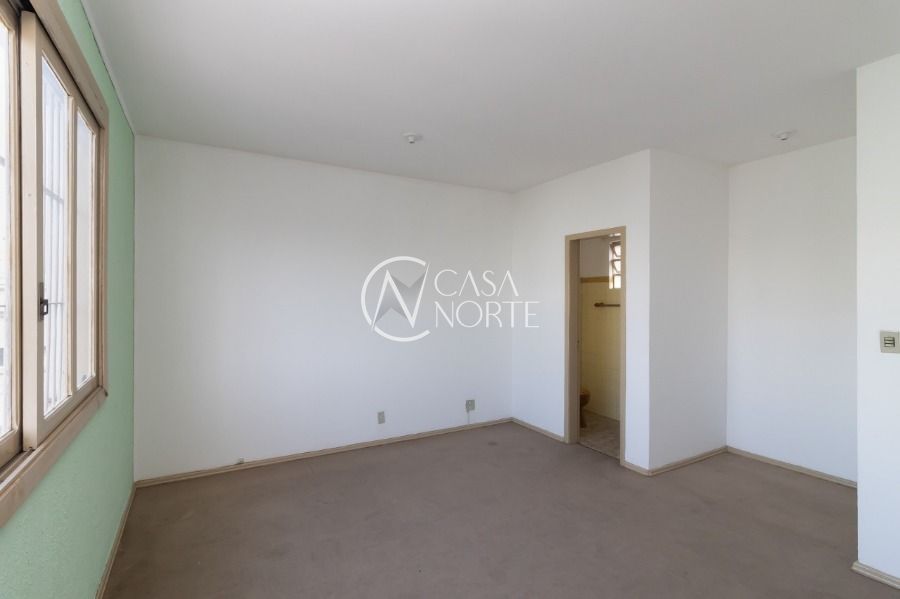 Prédio Comercial à venda com 10 quartos, 548m², Avenida Assis Brasil no bairro Passo da Areia em Porto Alegre