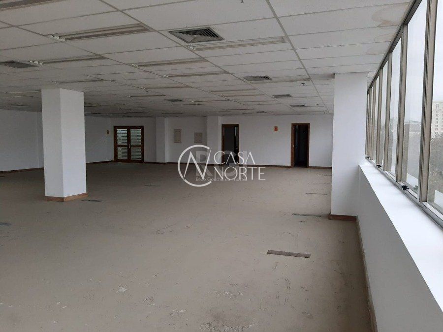 Sala Comercial à venda , 318m², 4 vagas, Avenida Carlos Gomes no bairro Boa Vista em Porto Alegre