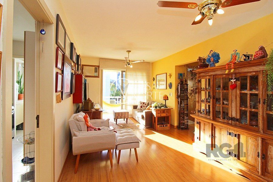 Apartamento à venda com 2 quartos, 72m², 1 vaga, Rua Angelo Crivellaro no bairro Jardim do Salso em Porto Alegre