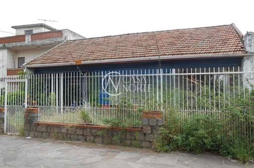 Casa à venda com 3 quartos, 210m², 2 vagas, Travessa Padre Henrique Koehler no bairro Anchieta em Porto Alegre