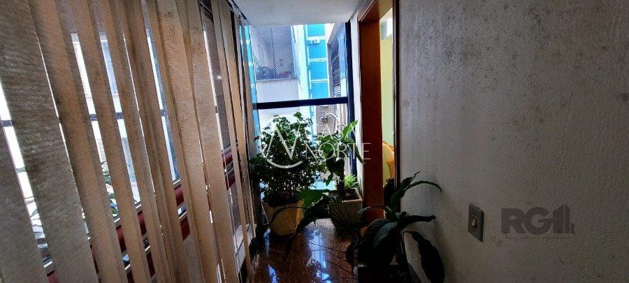 Sala Comercial à venda , 70m², 1 vaga, Praça Dom Feliciano no bairro Centro Histórico em Porto Alegre