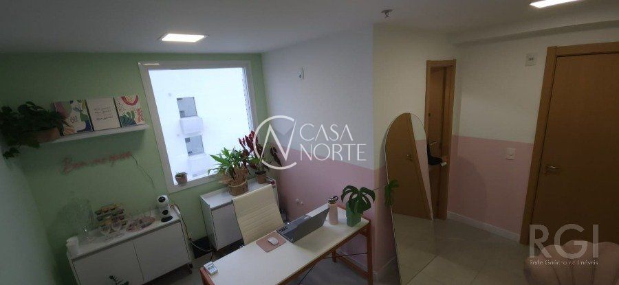 Sala Comercial à venda , 32m², Rua Gomes Jardim no bairro Santana em Porto Alegre