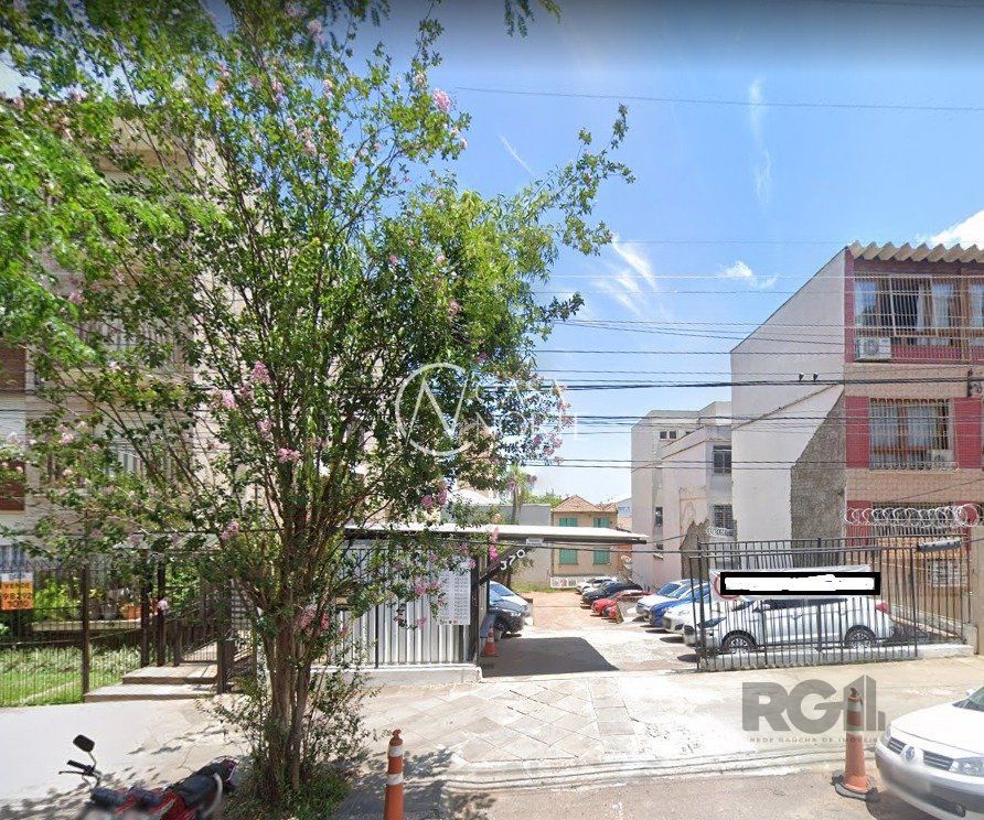 Terreno à venda  com 246m², Rua Tiradentes no bairro Independência em Porto Alegre
