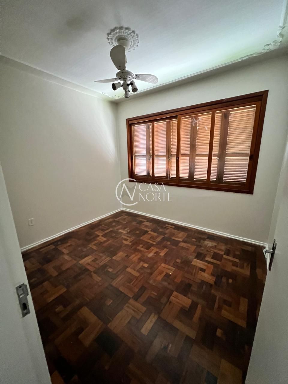 Apartamento à venda com 2 quartos, 80m², Rua Engenheiro Vespúcio de Abreu no bairro Santana em Porto Alegre