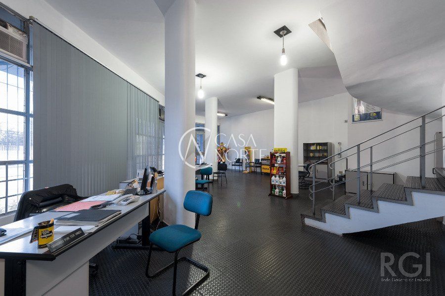 Prédio Comercial à venda com 10 quartos, 2203m², 30 vagas, Avenida Farrapos no bairro São Geraldo em Porto Alegre