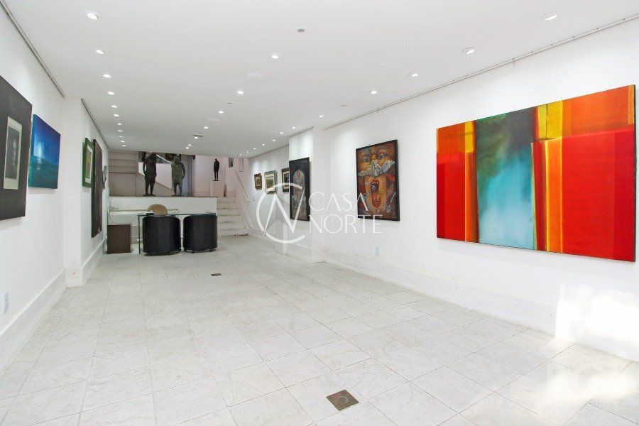 Casa à venda com 4 quartos, 437m², 1 suíte, 3 vagas, Rua Luciana de Abreu no bairro Moinhos de Vento em Porto Alegre