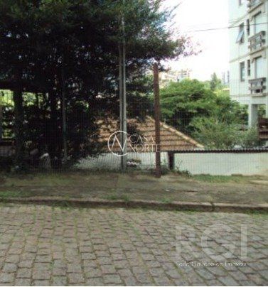 Terreno à venda  com 300m², Rua Geraldo Souza Moreira no bairro Passo da Areia em Porto Alegre