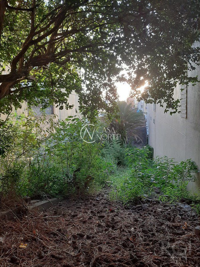 Terreno à venda  com 418m², Rua Coronel Paulino Teixeira no bairro Rio Branco em Porto Alegre