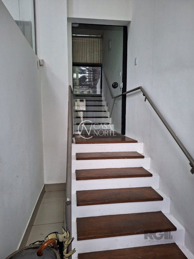 Casa Comercial à venda com 3 quartos, 325m², 1 vaga, Avenida Getúlio Vargas no bairro Menino Deus em Porto Alegre