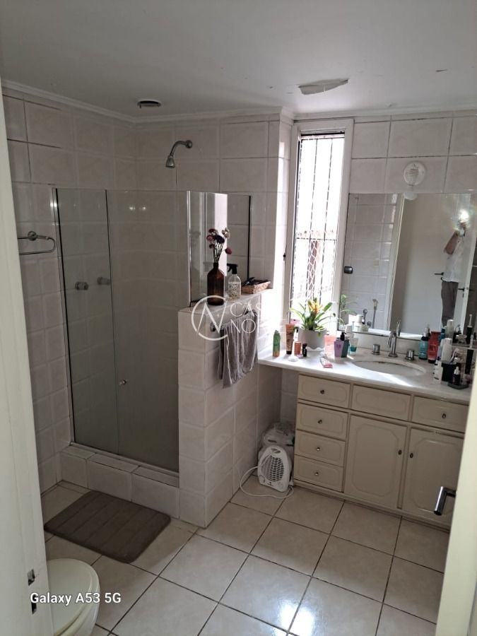 Apartamento à venda com 2 quartos, 95m², 1 suíte, 2 vagas, Rua General Neto no bairro Floresta em Porto Alegre