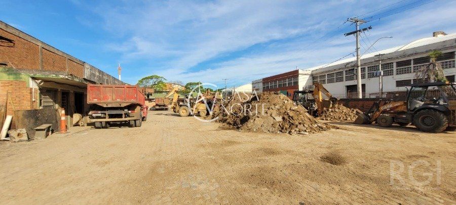 Pavilhão à venda , 324m², Avenida A. J. Renner no bairro Humaitá em Porto Alegre