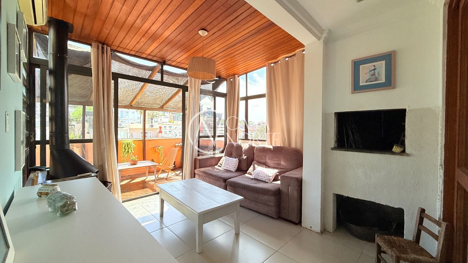 Cobertura à venda com 2 quartos, 94m², 1 suíte, 1 vaga, Rua Portugal no bairro São João em Porto Alegre