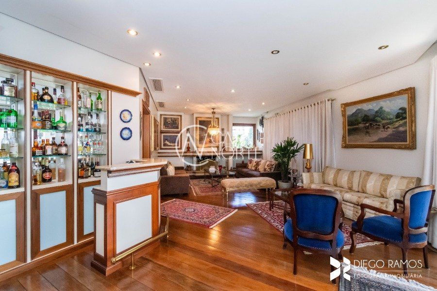 Apartamento à venda com 3 quartos, 305m², 3 suítes, 4 vagas, Rua Pedro Ivo no bairro Mont Serrat em Porto Alegre