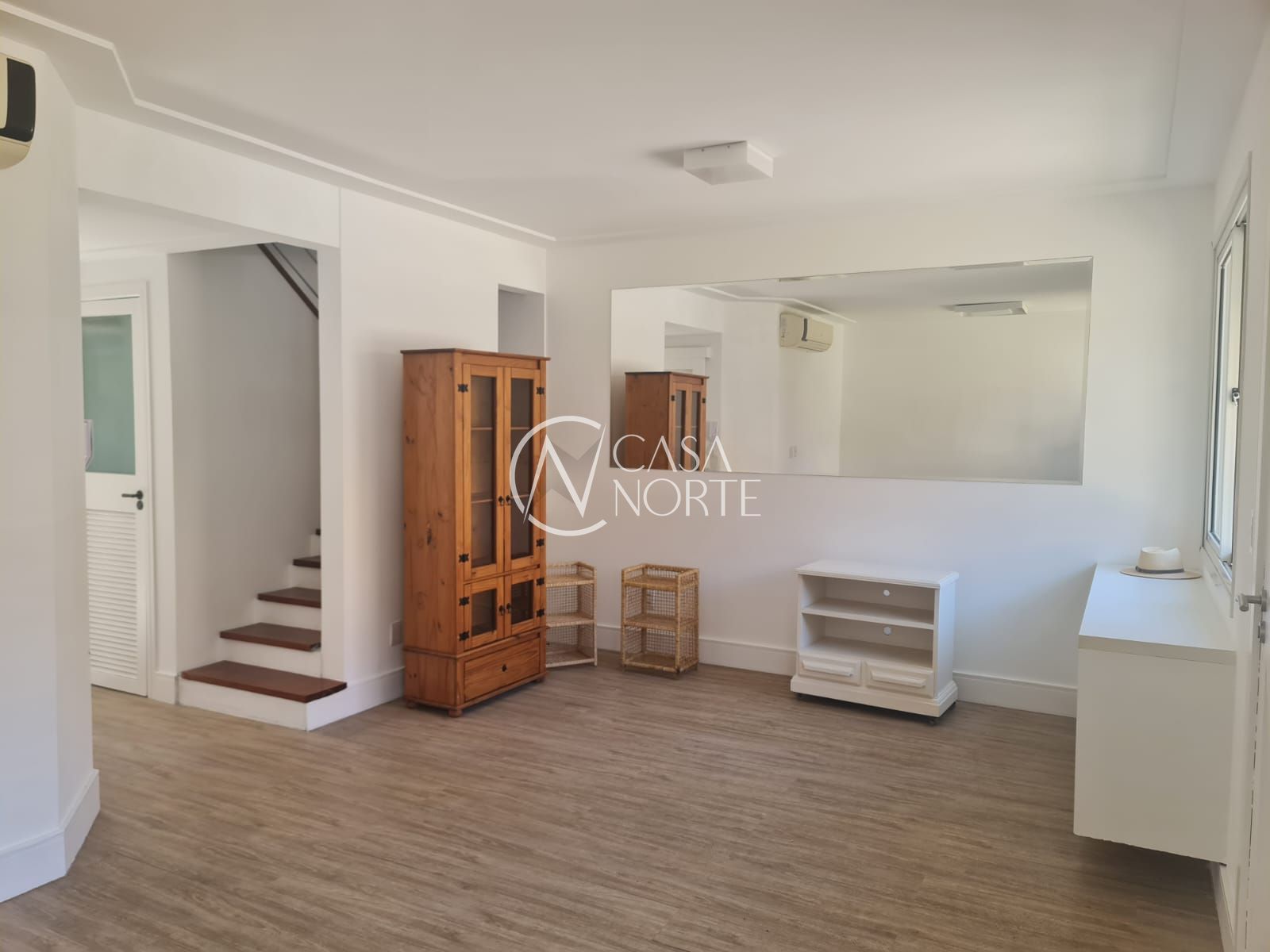 Casa de Condomínio à venda com 3 quartos, 116m², 1 suíte, 1 vaga, Avenida Cai no bairro Cristal em Porto Alegre