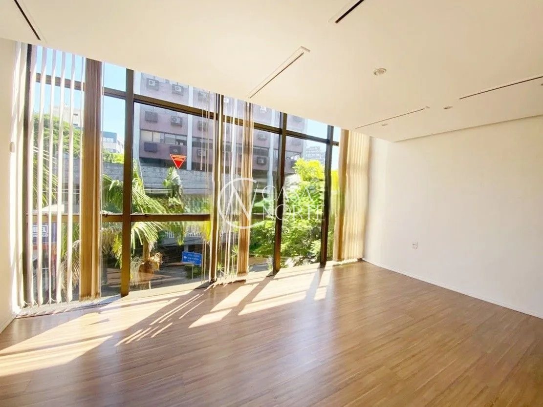 Sala Comercial à venda com 1 quarto, 40m², Avenida Palmeira no bairro Petrópolis em Porto Alegre