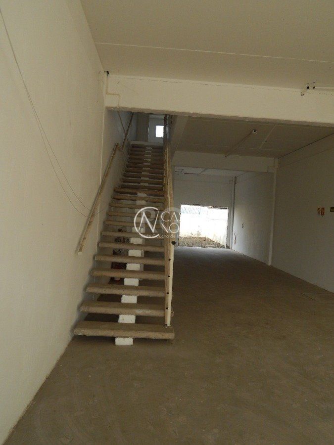 Loja à venda com 3 quartos, 277m², 2 vagas, Avenida Doutor Carlos Barbosa no bairro Medianeira em Porto Alegre