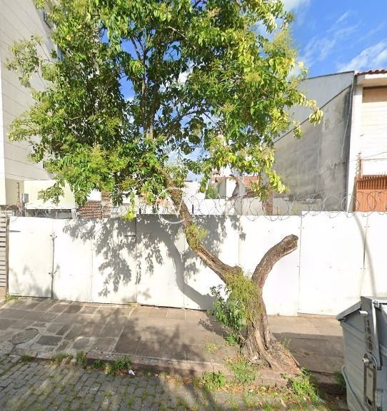 Terreno à venda  com 308m², Rua Domingos José de Almeida no bairro Rio Branco em Porto Alegre