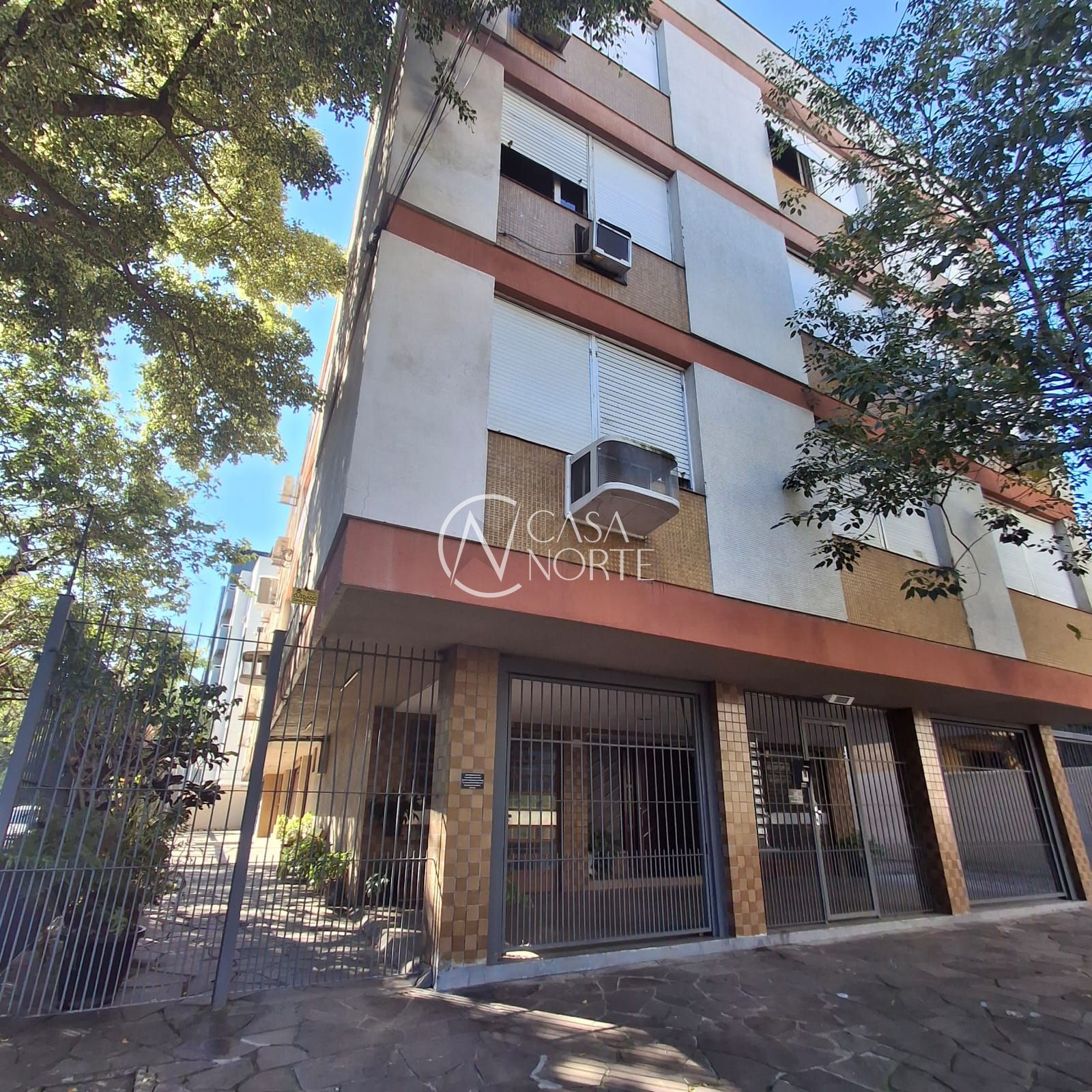 Apartamento à venda com 3 quartos, 109m², 1 suíte, 1 vaga, Rua Vasco da Gama no bairro Rio Branco em Porto Alegre