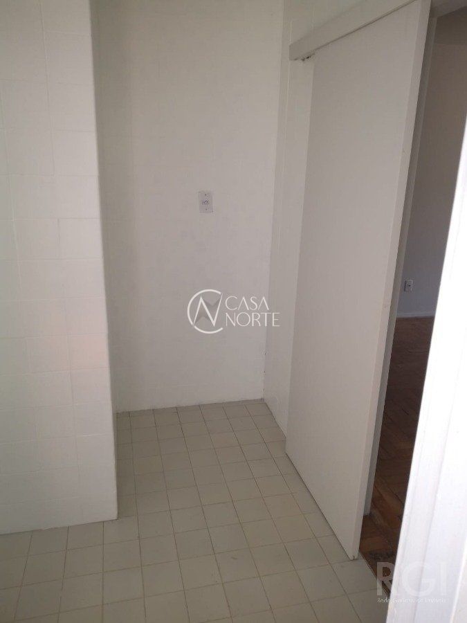 Apartamento à venda com 1 quarto, 39m², Rua Duque de Caxias no bairro Centro Histórico em Porto Alegre