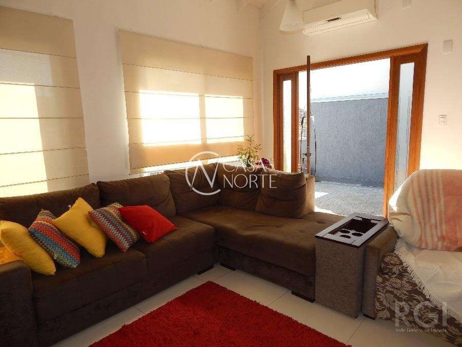 Casa de Condomínio à venda com 4 quartos, 119m², 4 suítes, 2 vagas, Rua Antônio Lory Muller no bairro Mário Quintana em Porto Alegre