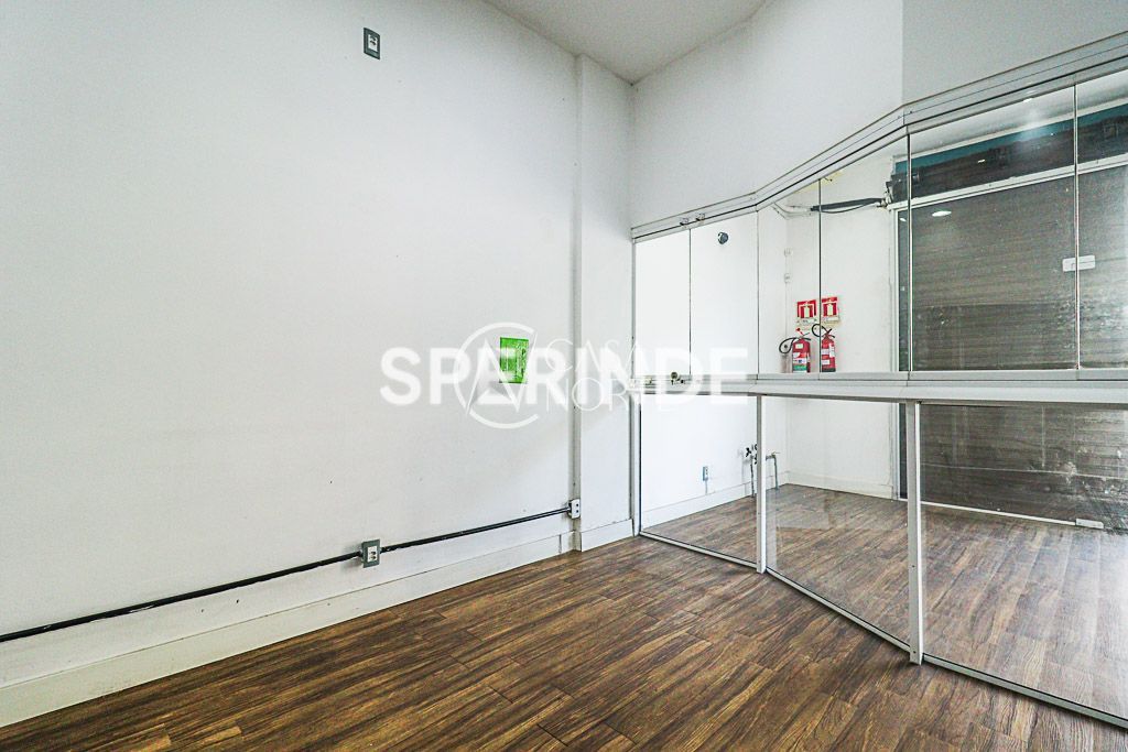 Loja à venda com 1 quarto, 105m², 1 vaga, Avenida Protásio Alves no bairro Três Figueiras em Porto Alegre