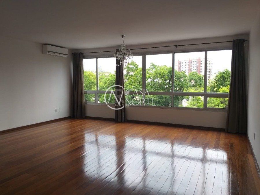 Apartamento à venda com 3 quartos, 130m², 1 suíte, 2 vagas, Rua Engenheiro Alvaro Nunes Pereira no bairro Moinhos de Vento em Porto Alegre