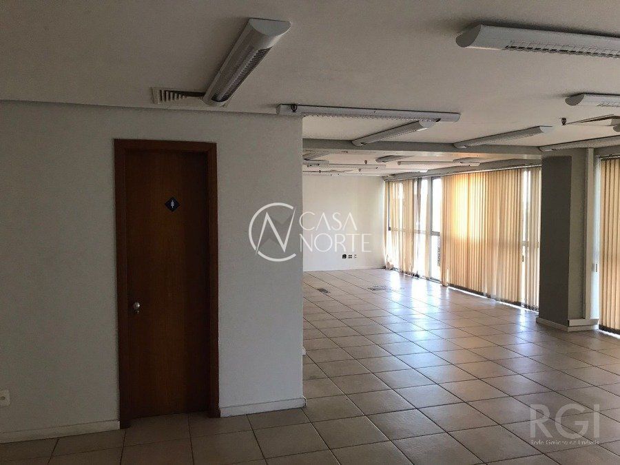 Sala Comercial à venda , 47m², Rua Chaves Barcelos no bairro Centro Histórico em Porto Alegre