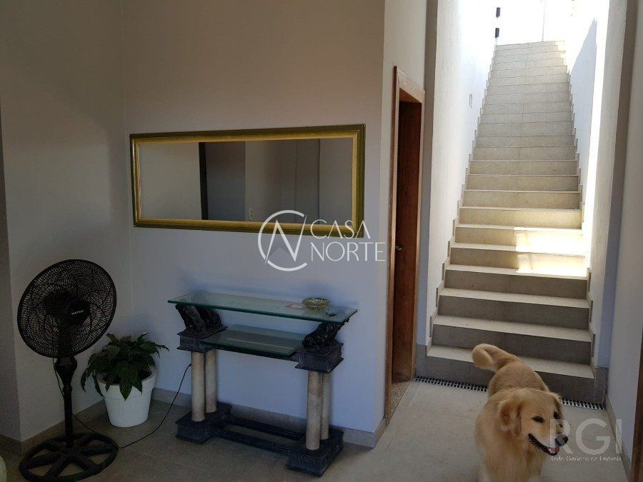 Casa à venda com 4 quartos, 200m², 1 suíte, 4 vagas, Acesso das Araucarias no bairro Santa Tereza em Porto Alegre