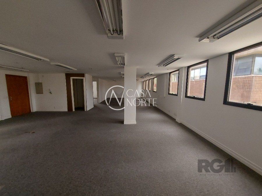 Sala Comercial à venda com 1 quarto, 143m², 1 vaga, Rua São Manoel no bairro Rio Branco em Porto Alegre
