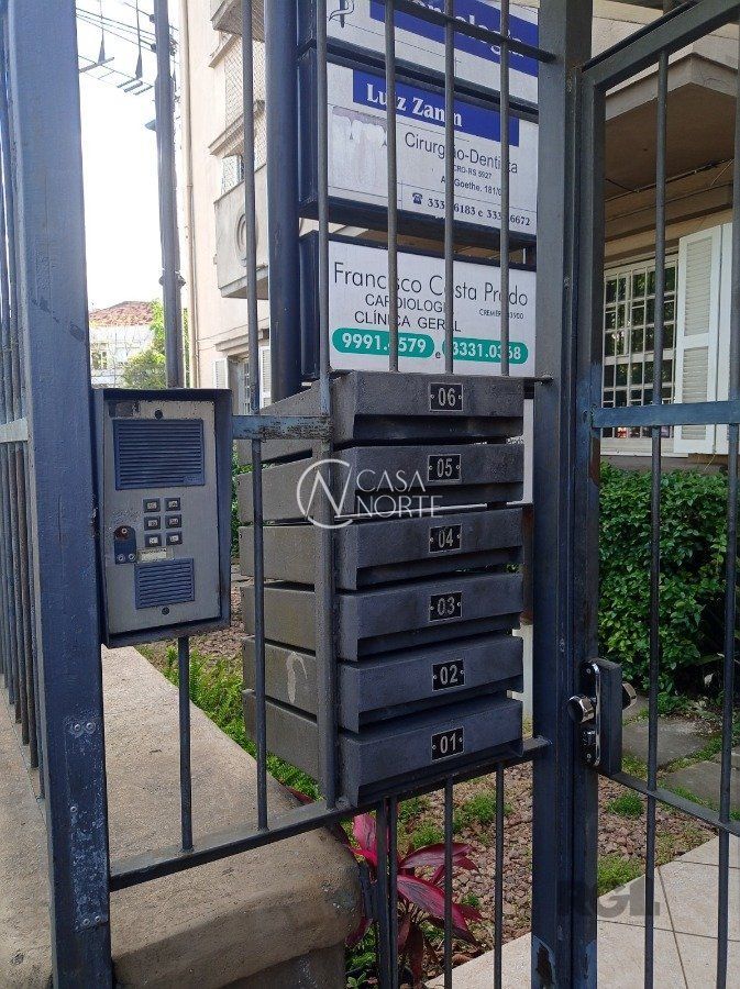 Apartamento à venda com 3 quartos, 96m², 1 vaga, Avenida Goethe no bairro Rio Branco em Porto Alegre