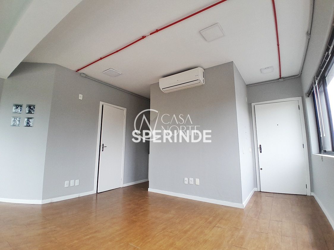 Sala Comercial à venda com 2 quartos, 39m², 1 vaga, Avenida Carlos Gomes no bairro Boa Vista em Porto Alegre