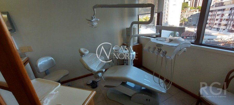 Sala Comercial à venda com 3 quartos, 41m², 1 vaga, Rua Dona Laura no bairro Rio Branco em Porto Alegre