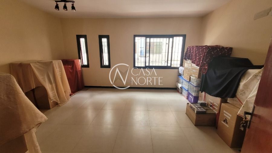 Casa à venda com 3 quartos, 290m², 2 suítes, 3 vagas, Rua Liberdade no bairro Rio Branco em Porto Alegre