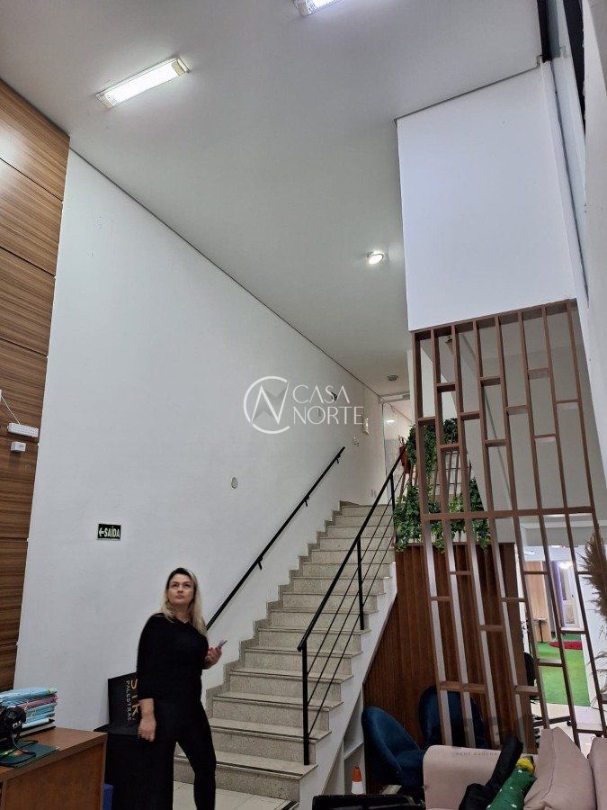 Casa Comercial à venda com 3 quartos, 325m², 1 vaga, Avenida Getúlio Vargas no bairro Menino Deus em Porto Alegre