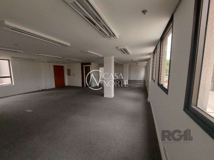 Sala Comercial à venda com 1 quarto, 143m², 1 vaga, Rua São Manoel no bairro Rio Branco em Porto Alegre